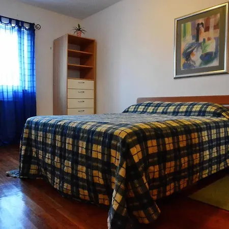 Eni Apartment *