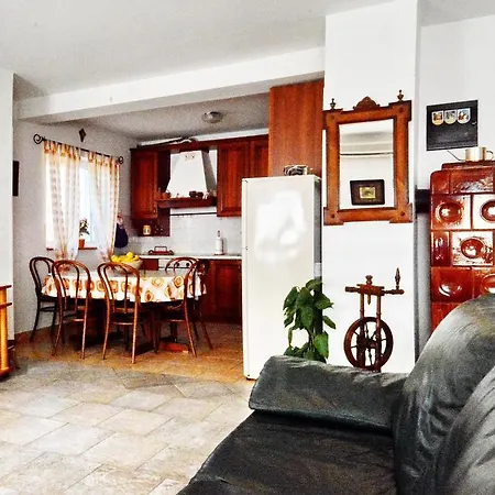 Eni Apartment *