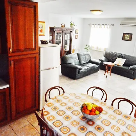 Apartment Eni Zadar